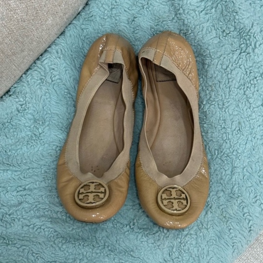 Tory Burch Neutrals 'Caroline Naplak' Tan Ballet Flat
Size 8 Worn Condition
